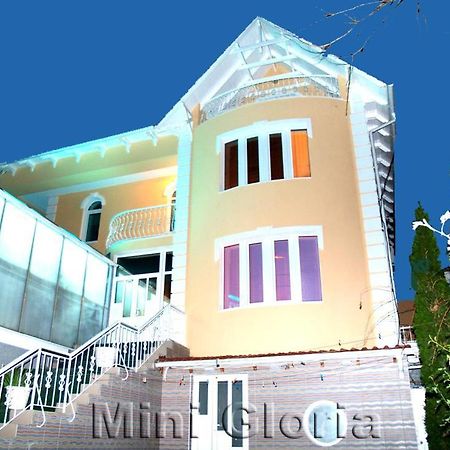 Gloria Mini-Hotel Chişinau Exteriör bild