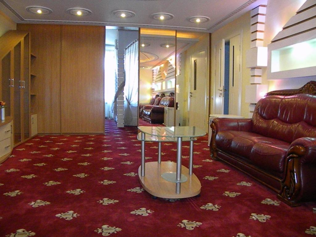 Gloria Mini-Hotel Chişinau Exteriör bild